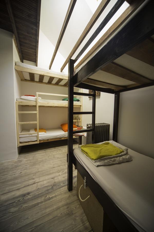 Hostel Nest *